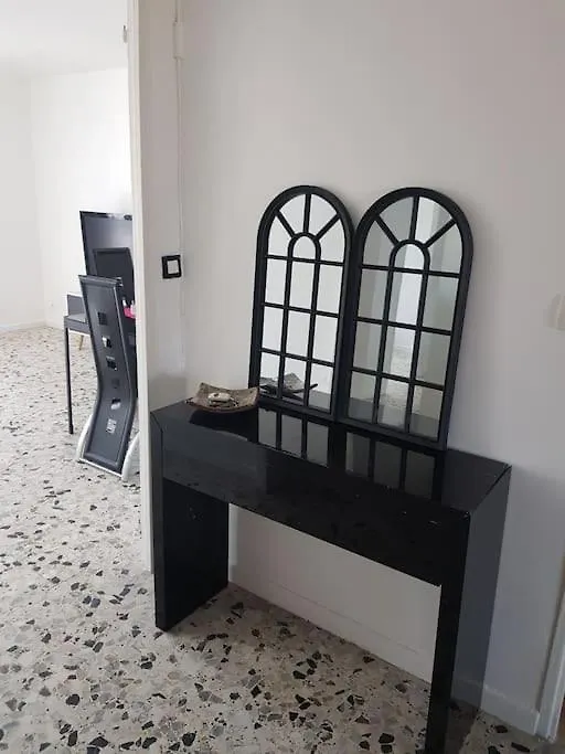 T3 Lumineux Dans Un Petit Immeuble, Apartment Marseille 0*,  France