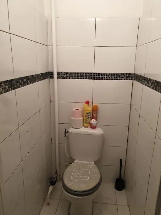 T3 Lumineux Dans Un Petit Immeuble, Apartment Marseille France