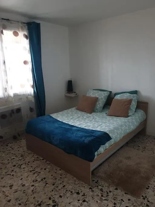 T3 Lumineux Dans Un Petit Immeuble, Apartment Marseille