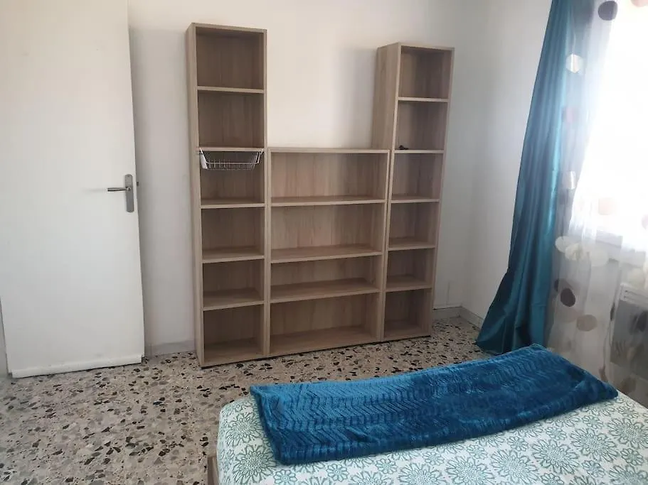T3 Lumineux Dans Un Petit Immeuble, Apartment Marseille