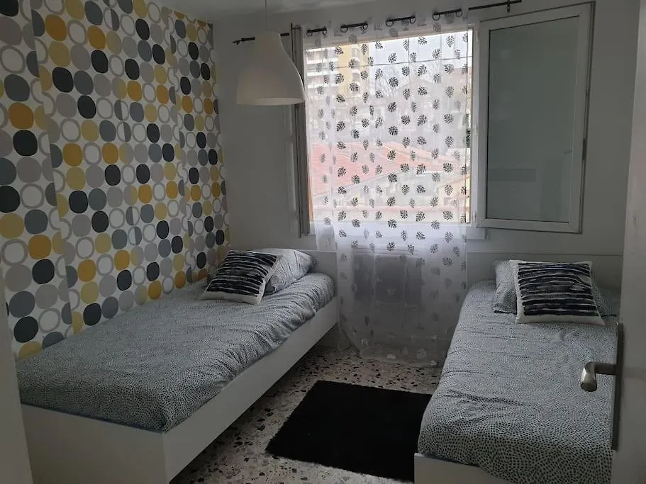 T3 Lumineux Dans Un Petit Immeuble, Apartment Marseille 0*,