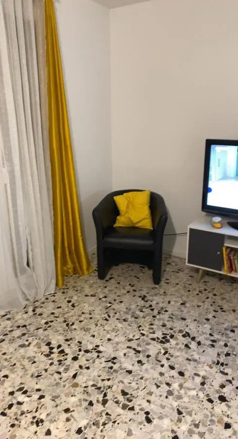 T3 Lumineux Dans Un Petit Immeuble, Apartment Marseille