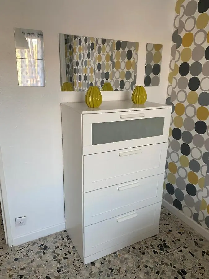T3 Lumineux Dans Un Petit Immeuble, Apartment Marseille
